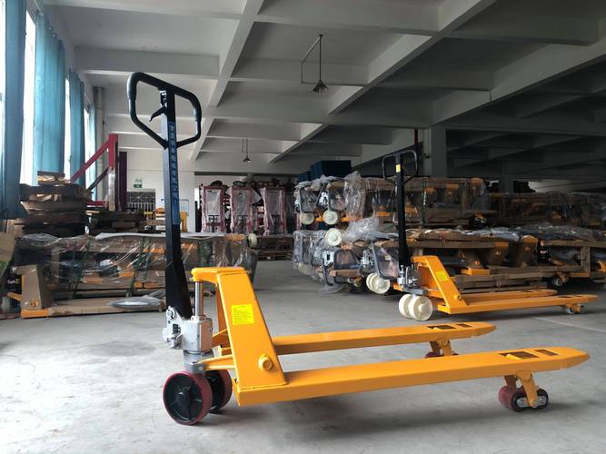 hm6b手动搬运车:物流仓储的灵活强将
